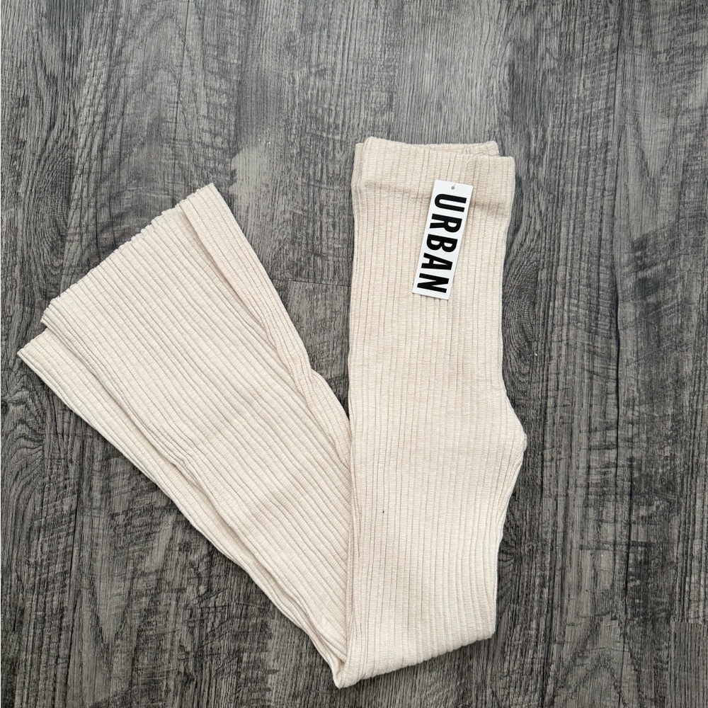 NEW WITH TAGS Urban Outfitters Kids Cream Ribbed Leggings